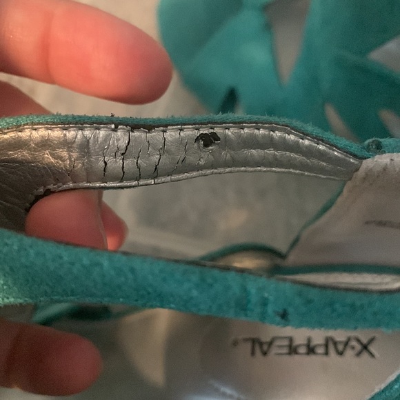 PRICE ⬇️ {X-Appeal} jade green heels - Picture 3 of 7